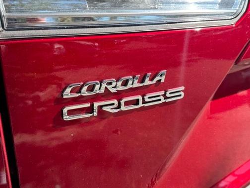 2025 Toyota Corolla Cross LE