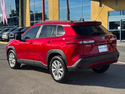 2025 Toyota Corolla Cross LE