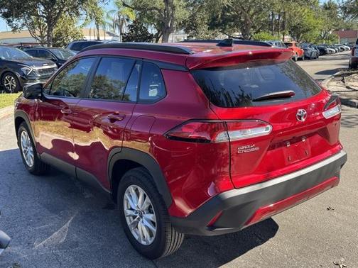 2025 Toyota Corolla Cross LE