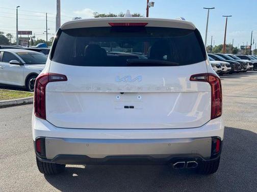 Glacial White Pearl 2025 Kia Telluride S