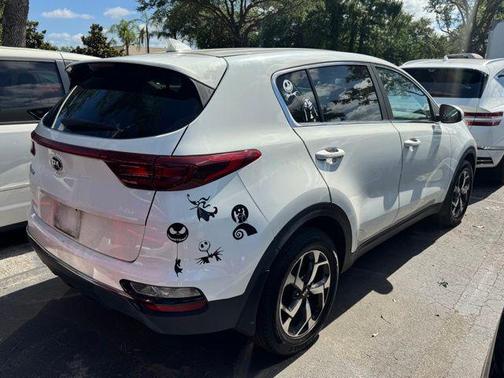 White 2020 Kia Sportage LX