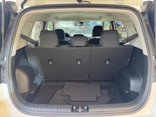 White 2025 Kia Soul LX
