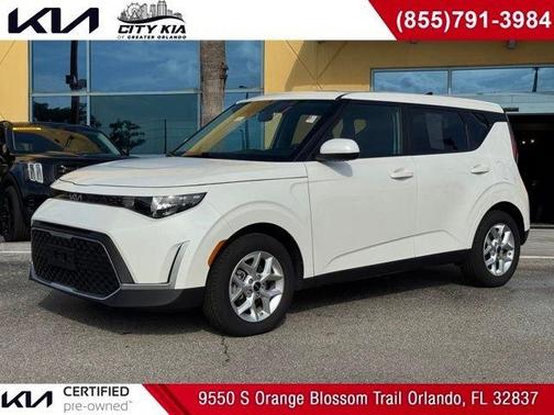 White 2025 Kia Soul LX