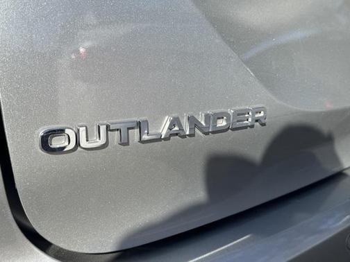 2023 Mitsubishi Outlander SE Special Edition
