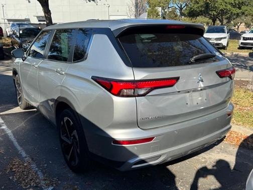 2023 Mitsubishi Outlander SE Special Edition