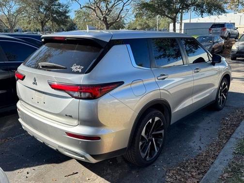 2023 Mitsubishi Outlander SE Special Edition