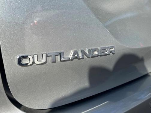 2023 Mitsubishi Outlander SE Special Edition