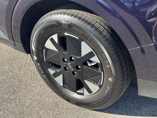 2025 Kia Carnival Hybrid LXS