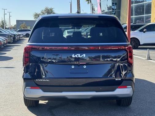 2025 Kia Carnival Hybrid LXS