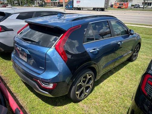 2023 Kia Niro Plug-In Hybrid SX Touring