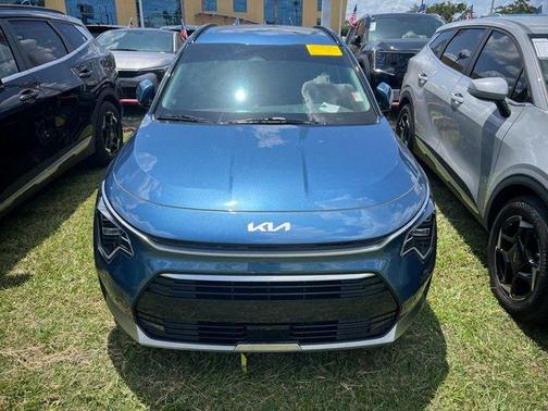 2023 Kia Niro Plug-In Hybrid SX Touring