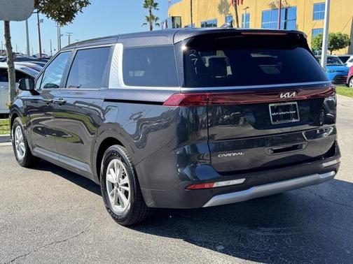 2024 Kia Carnival LX Seat Package