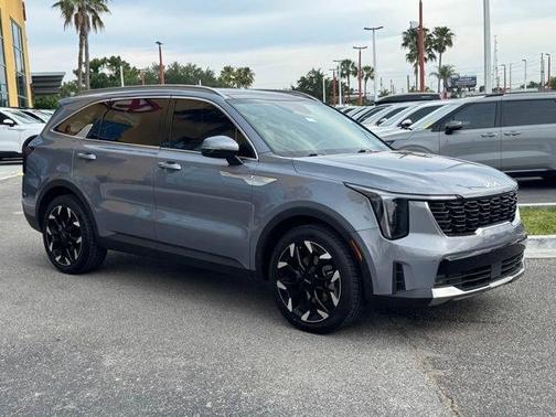 Silver 2024 Kia Sorento EX