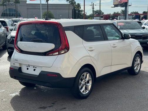 2022 Kia Soul LX