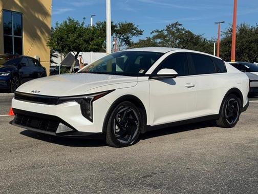 2025 Kia K4 EX