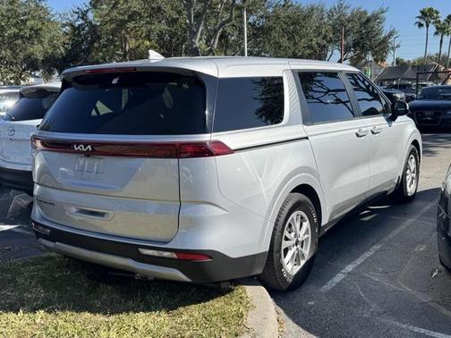 2022 Kia Carnival LX