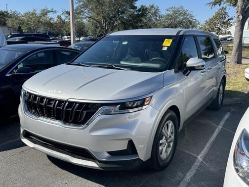2022 Kia Carnival LX