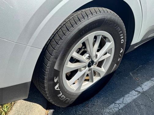 2022 Kia Carnival LX