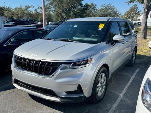 2022 Kia Carnival LX