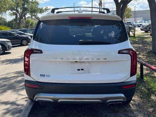 White 2022 Kia Telluride EX