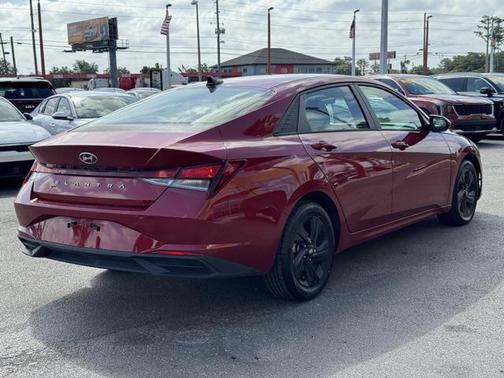 2021 Hyundai ELANTRA SEL