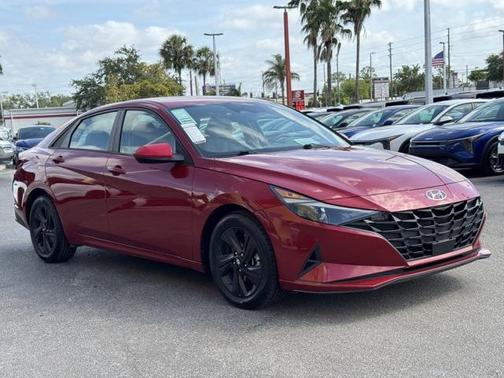 2021 Hyundai ELANTRA SEL