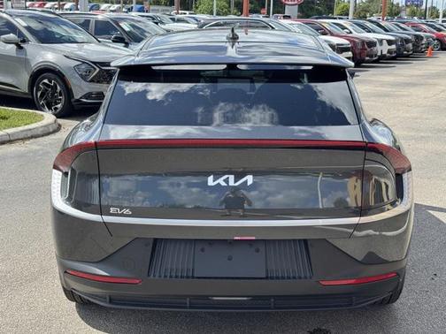 2024 Kia EV6 Light