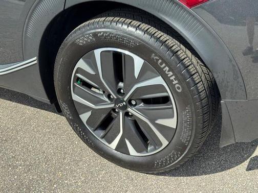 2024 Kia EV6 Light