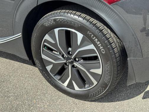 2024 Kia EV6 Light