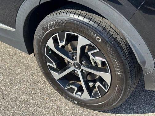 Black 2024 Kia Sportage EX