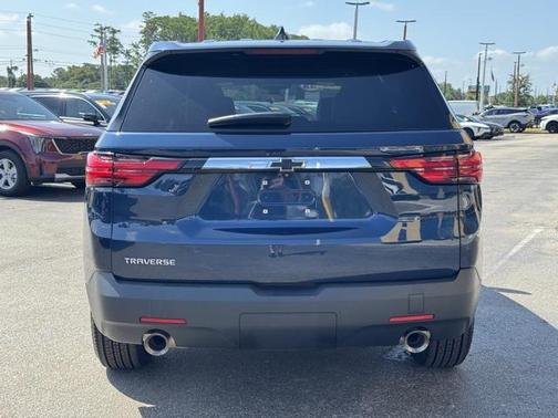 2022 Chevrolet Traverse LS