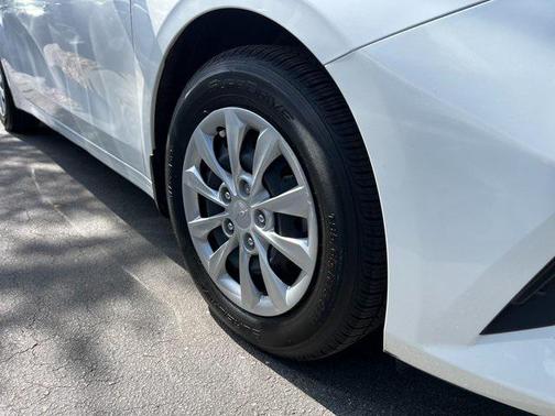 2023 Kia Forte LX