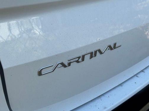 Snow White Pearl 2024 Kia Carnival SX Prestige