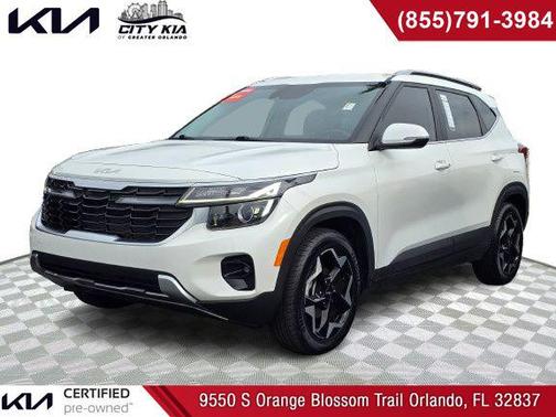 White 2024 Kia Seltos EX