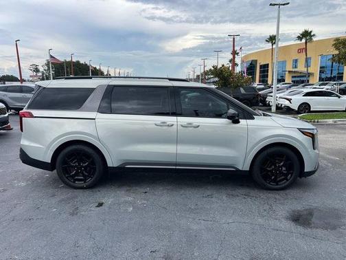 2026 Kia Carnival SX
