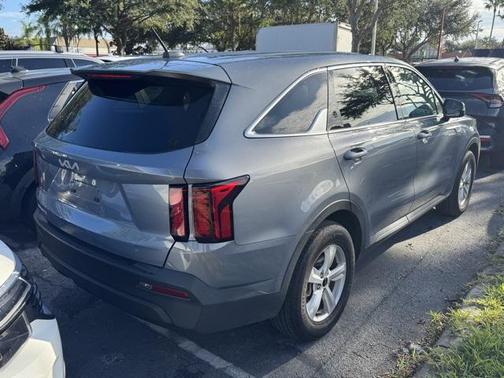2023 Kia Sorento LX