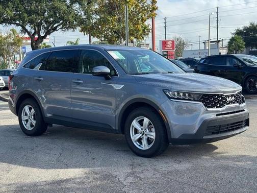2023 Kia Sorento LX