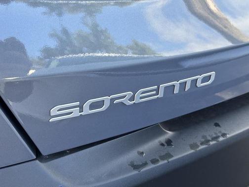 2023 Kia Sorento LX
