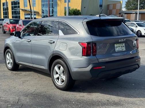 2023 Kia Sorento LX