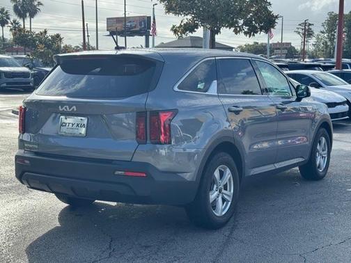 2023 Kia Sorento LX