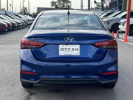 2022 Hyundai Accent SE