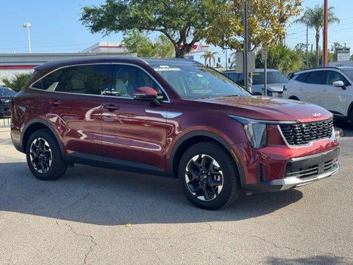 Red 2025 Kia Sorento S