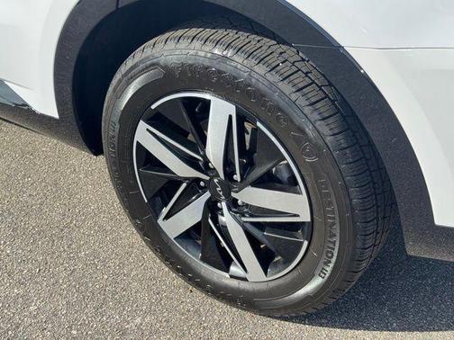 Glacial White Pearl 2023 Kia Sorento S