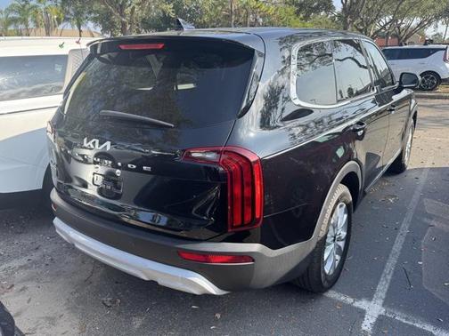 2022 Kia Telluride LX