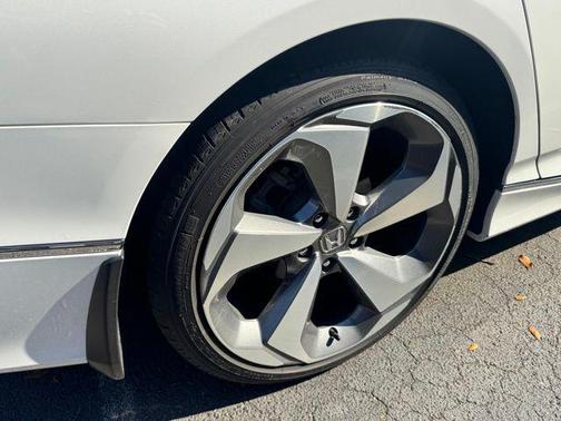 2019 Honda Accord Touring 2.0T