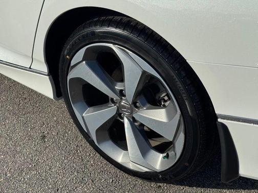 2019 Honda Accord Touring 2.0T
