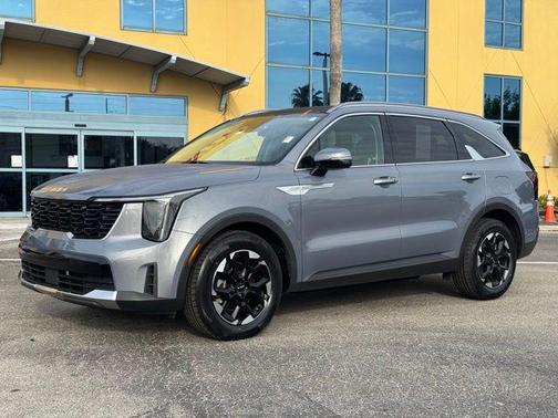 Silver 2024 Kia Sorento S