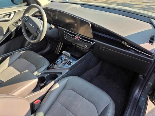 2023 Kia Niro EX Touring