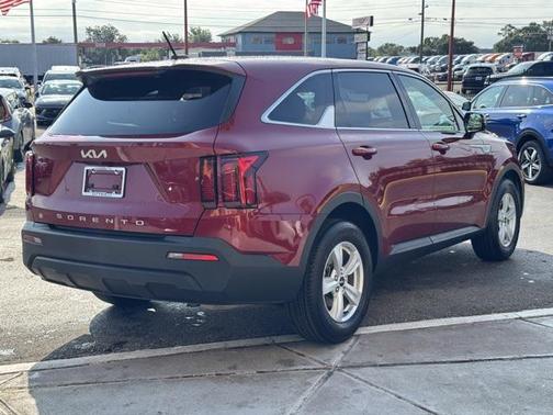 2022 Kia Sorento LX