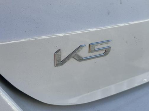 2023 Kia K5 EX